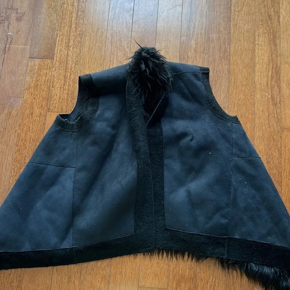 MICHAEL Michael Kors Faux Fur Vest - Picture 8 of 9